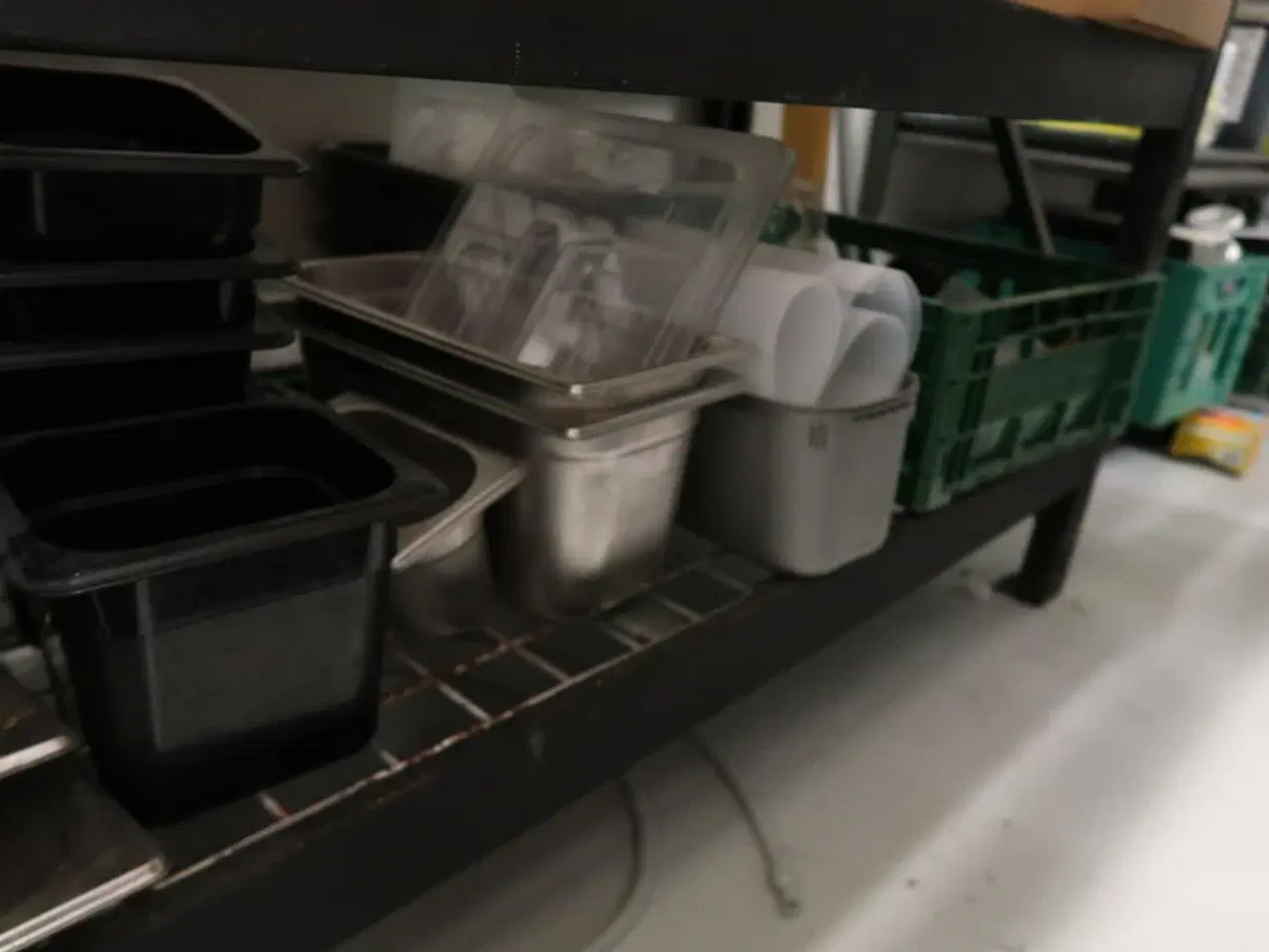 Billede 4 - Tøm hylde