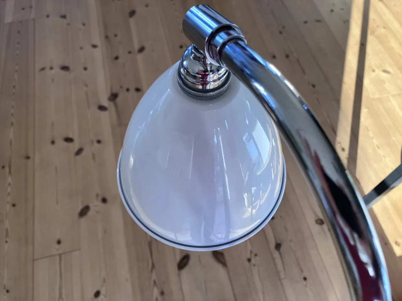 Billede 6 - Gubi Bestlite gulvlamper hvid metal 2 stk