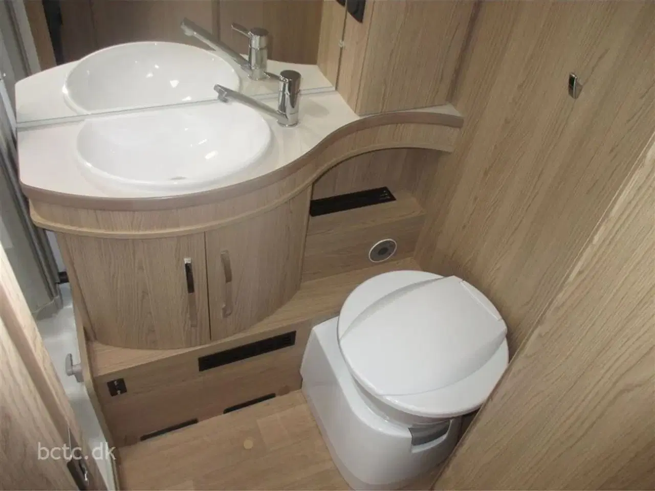 Billede 11 - 2025 - LMC Exquisit 695