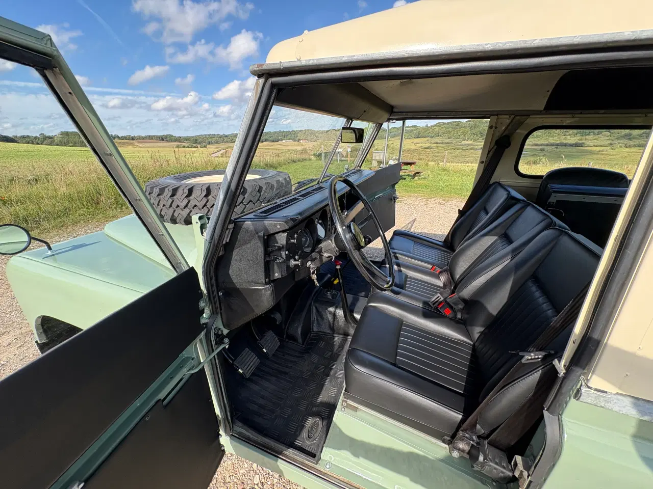 Billede 4 - Smuk nyrenoveret Land Rover Serie lll i unik stand