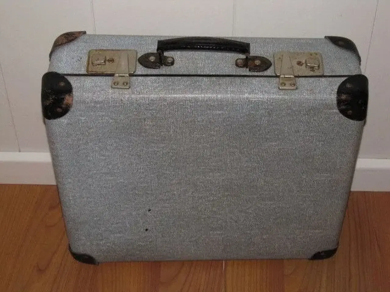 Billede 6 - Fed gammel vintage picnic kuffert med indhold