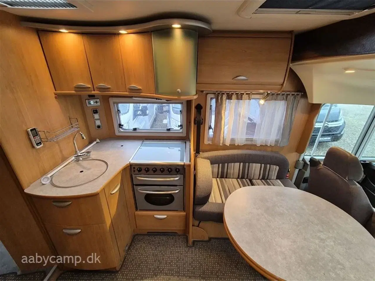 Billede 12 - 2009 - Bavaria   solceller. batteri. markise. Alde centralvarme. Anhængertræk. A/C. Queensbed. Partikelfilter. hydrauliske støtteben.   SÆLGES KUN TIL CVR !!!