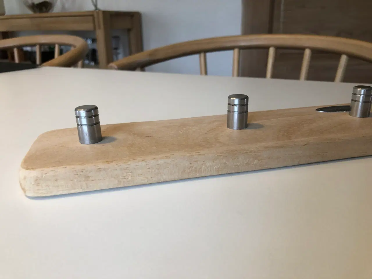 Billede 6 - Knagerække i lyst træ