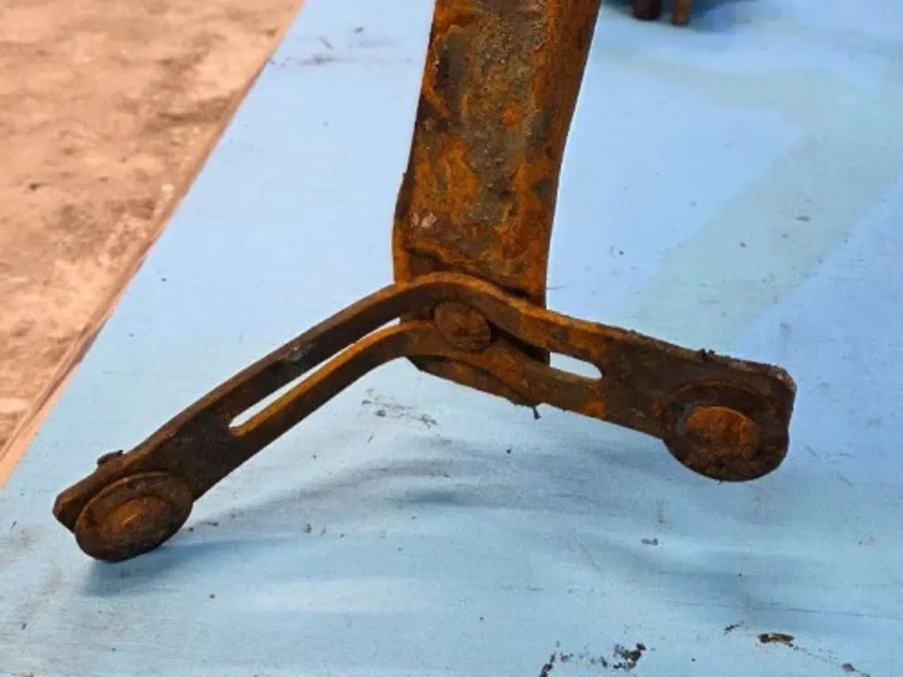 Billede 15 - Case Maxxum 150 Hjulskærm Beslag R.  47802224