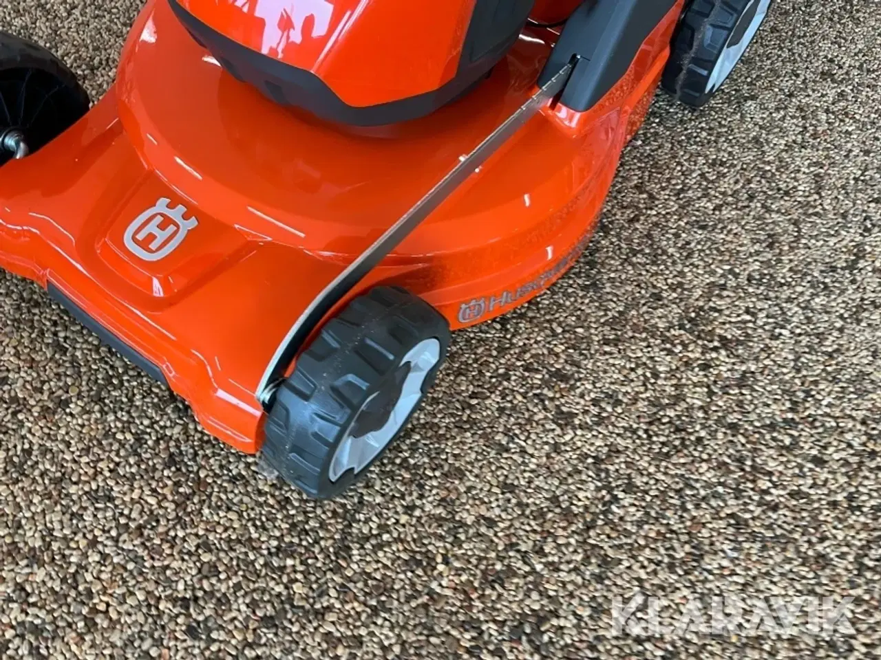 Billede 7 - Græsslåmaskine Husqvarna LC 247i
