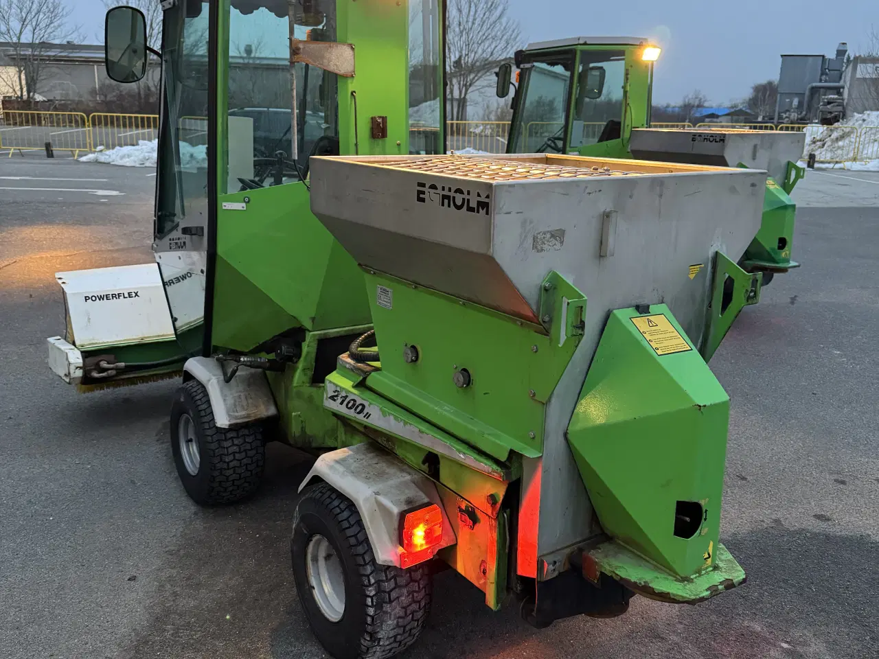 Billede 4 - Egholm 2100 Fejemaskine