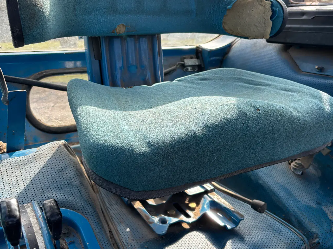 Billede 17 - Ford 6610 med næsten ny frontlæsser