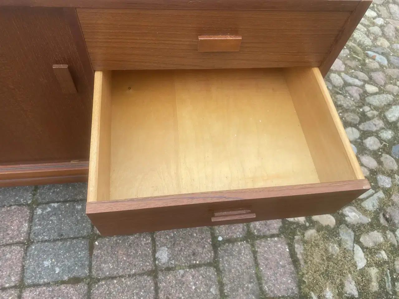 Billede 14 - Teak-træ Bord, Stole, Skænk/Skab