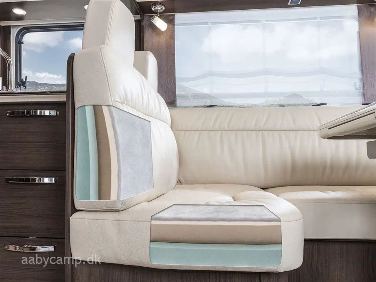 Billede 24 - 2021 - Morelo Home 78 L   Autocamper på Første Klasse.  Udstyrslisten er Lang når man vælger en Camper fra Morelo.