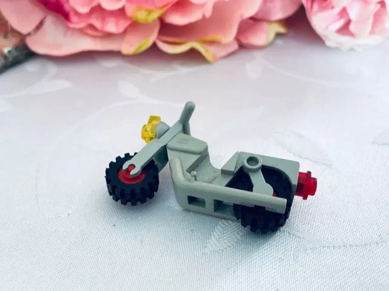 Billede 3 - Lego motorcykel grå vintage 