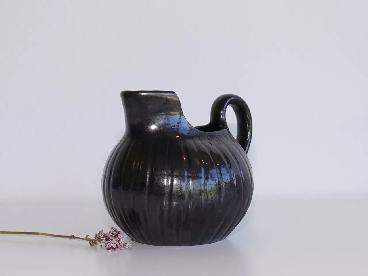 Billede 9 - Vintage kande / hankevase i stentøj - Signeret GV