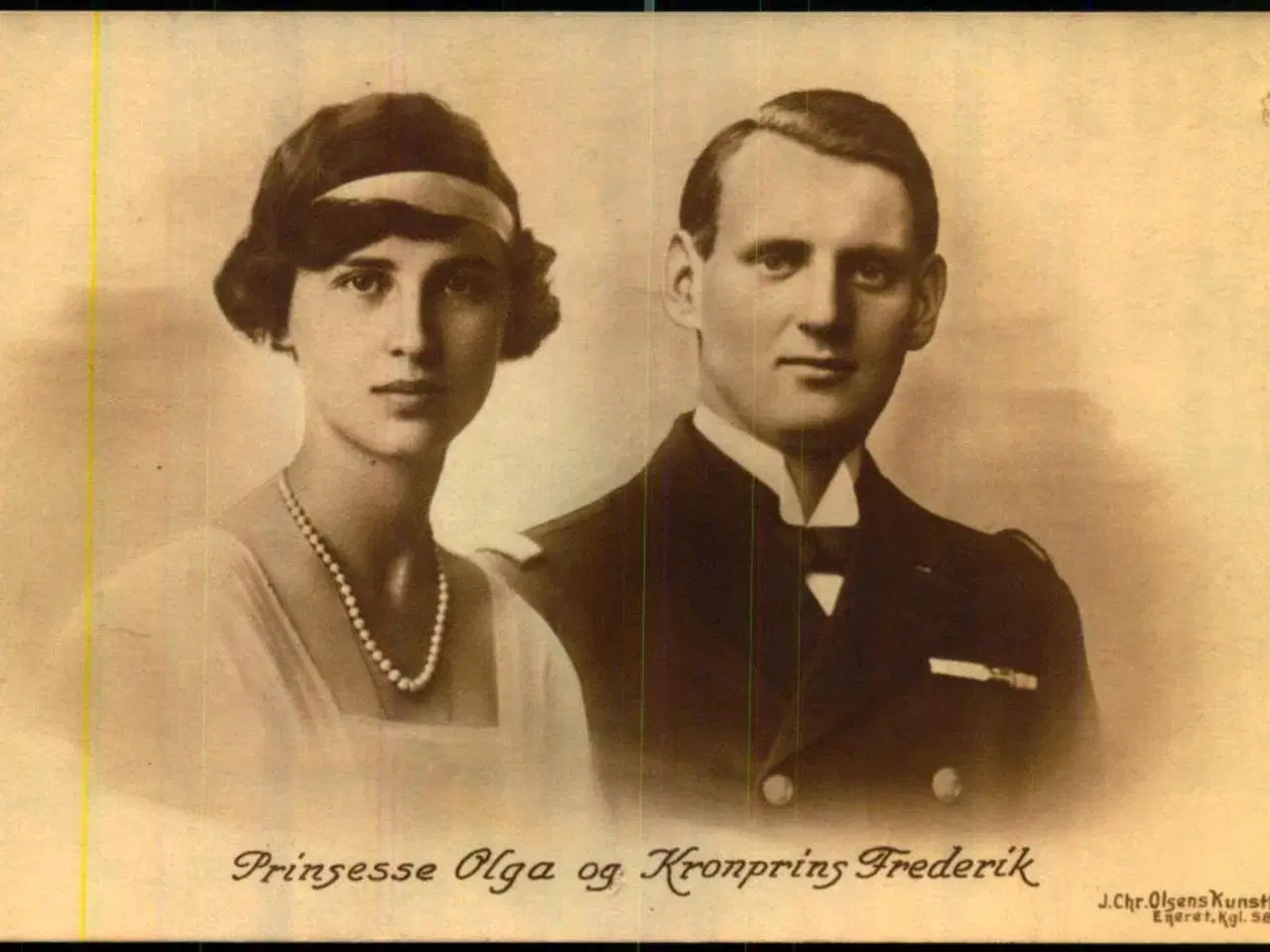 Billede 1 - Prinsesse Olga og Kronprins Frederik - Forlovelsesbillede - Chr. Olsen 58 - Ubrugt - Nålehul !