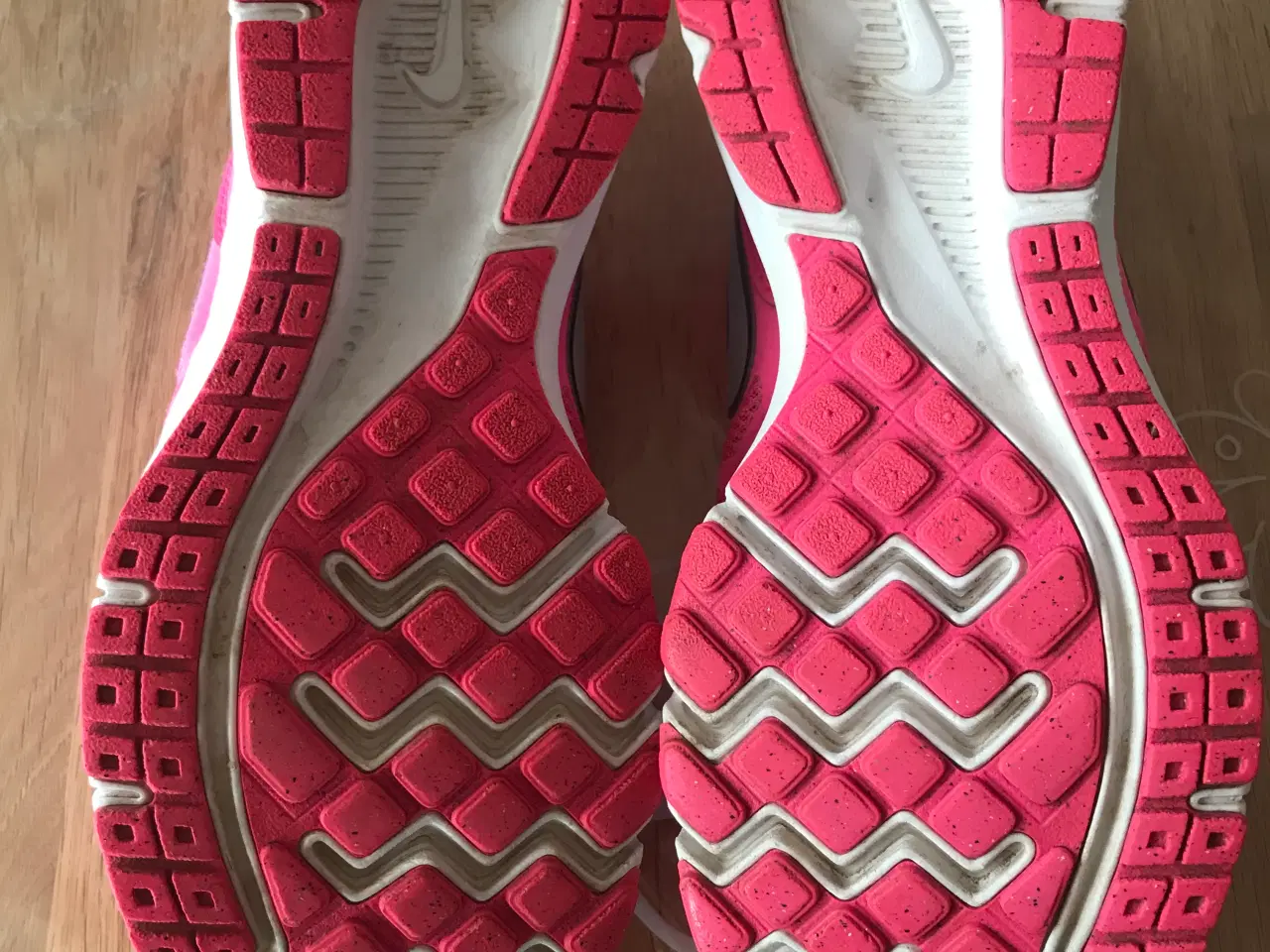 Billede 7 - Pink sko 40