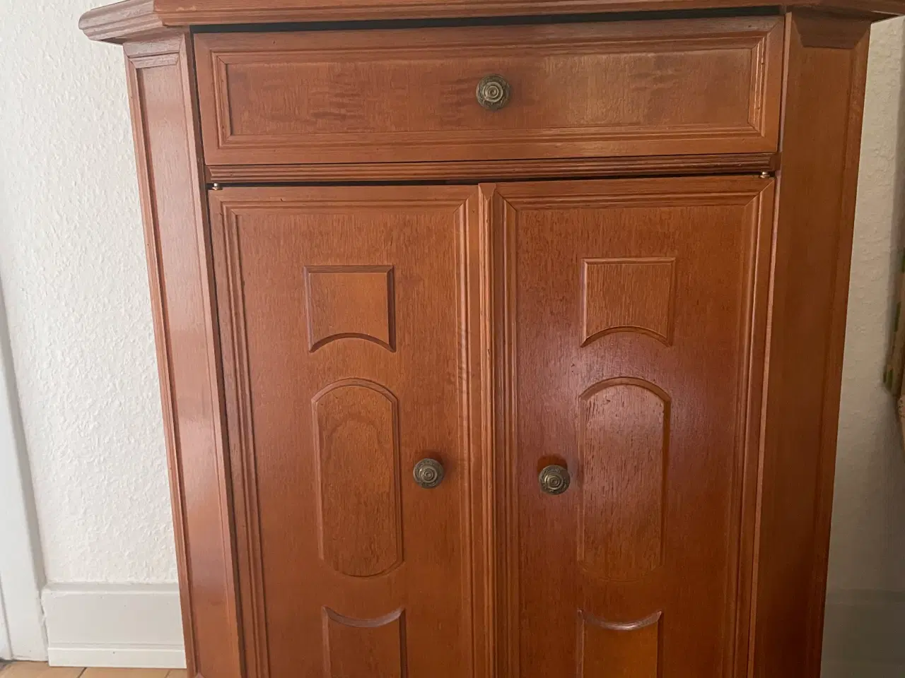 Billede 1 - Antik teaktræ skænk