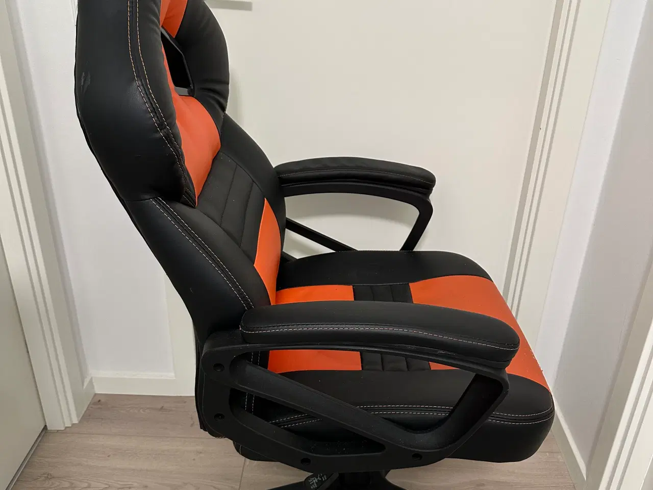 Billede 2 - Arozzi Gamerstol orange/sort - Nr. Lyndelse