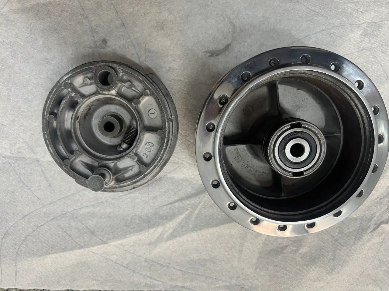 Billede 2 - Honda cd50 orginalt forhjulsnav+bremseplade gl mod