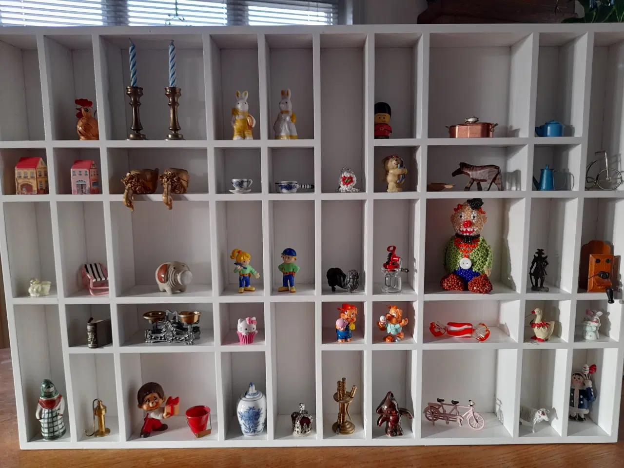 Billede 1 - Sættekasse med 49 nips ting.