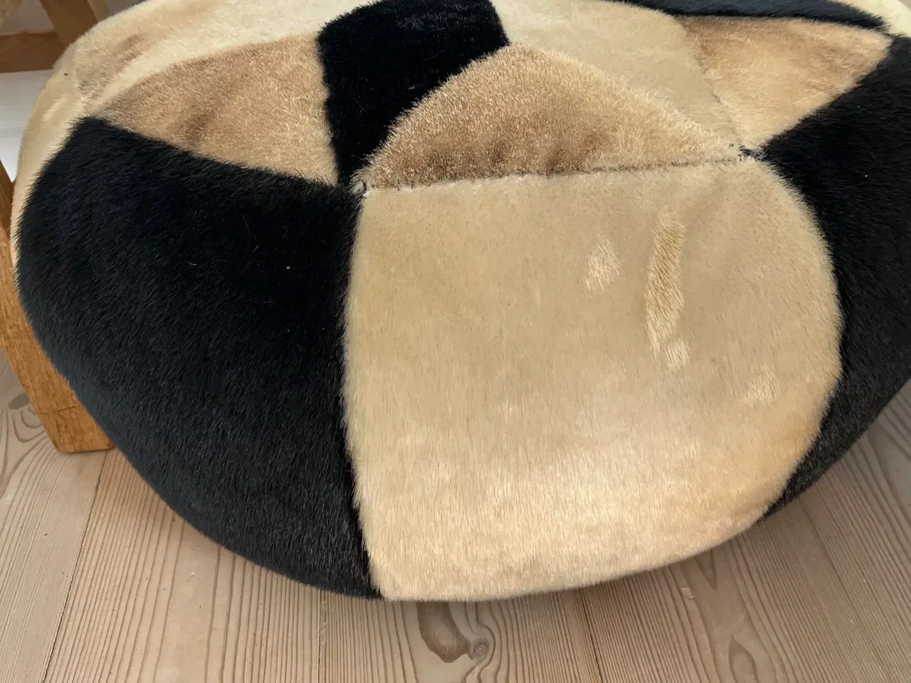 Billede 2 - Sælskinds puf