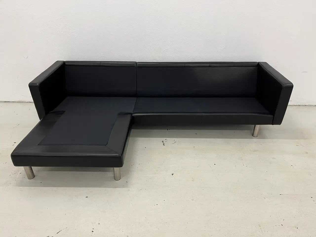 Billede 9 - Chaiselong sofa venstrevendt i sort anilin læder.