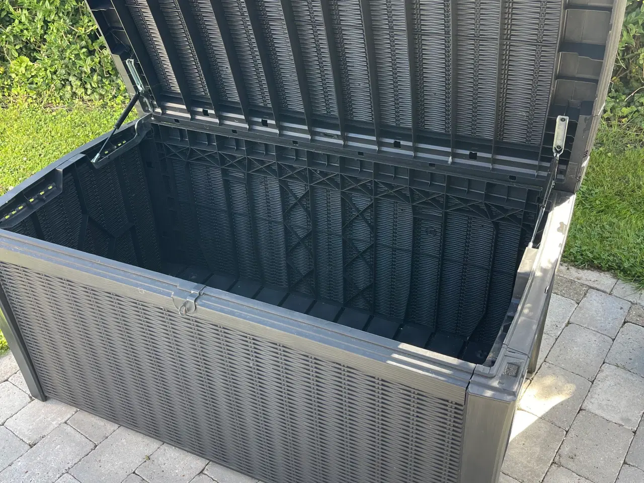 Billede 3 - Keter  hyndebox 416 l  ny