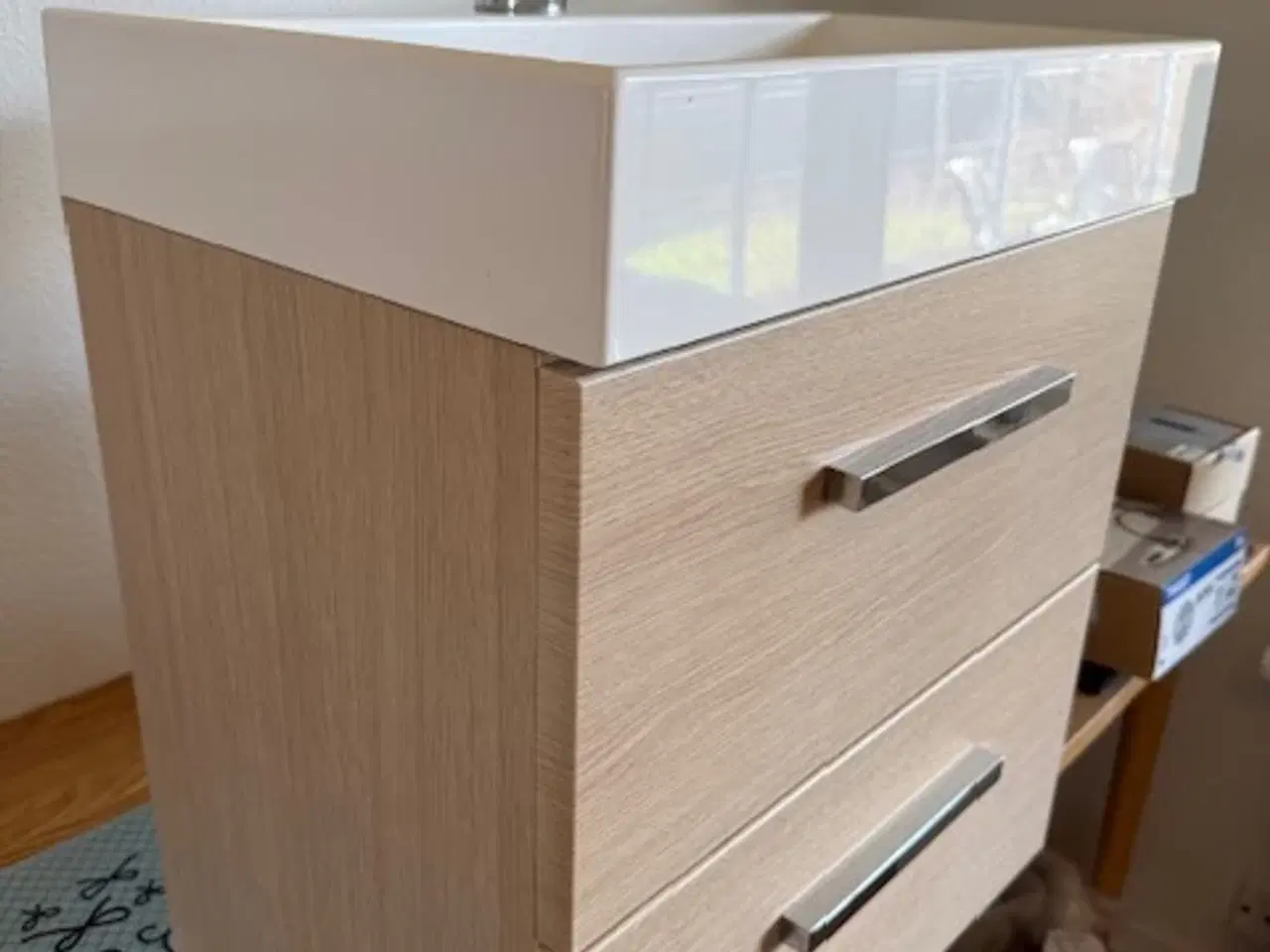 Billede 3 - Badmøbel med vask, Grohe armatur og 2 skuffer