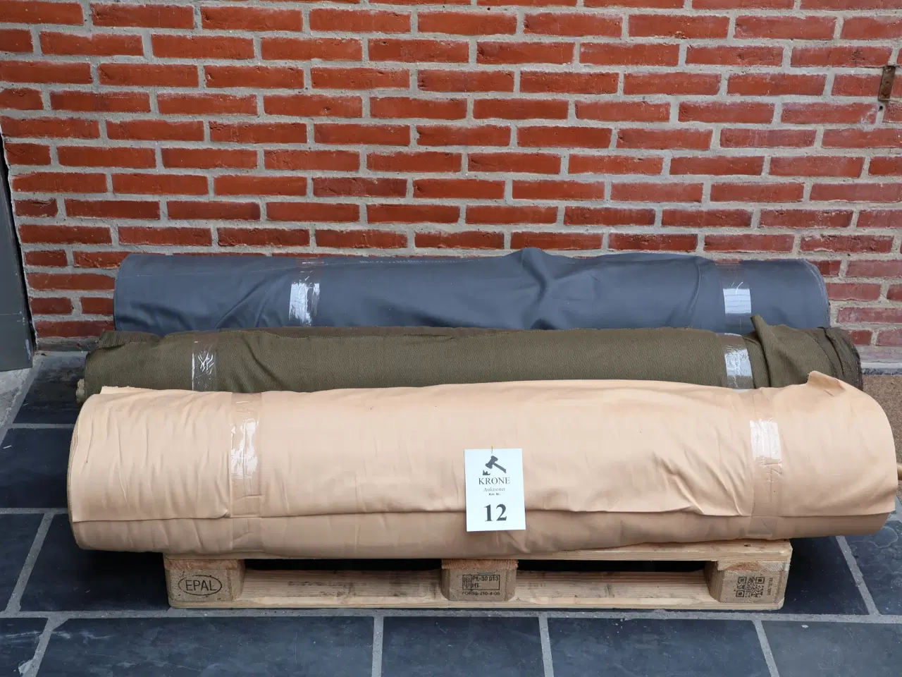 Billede 12 - 300 ruller forskelligt stof, foer sælges