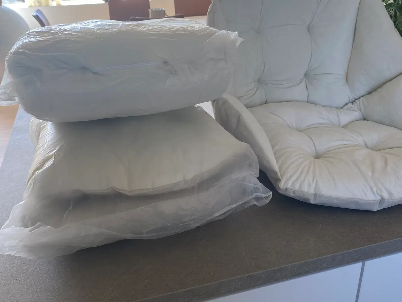 Billede 2 - Hynder til børnestol 3 stk