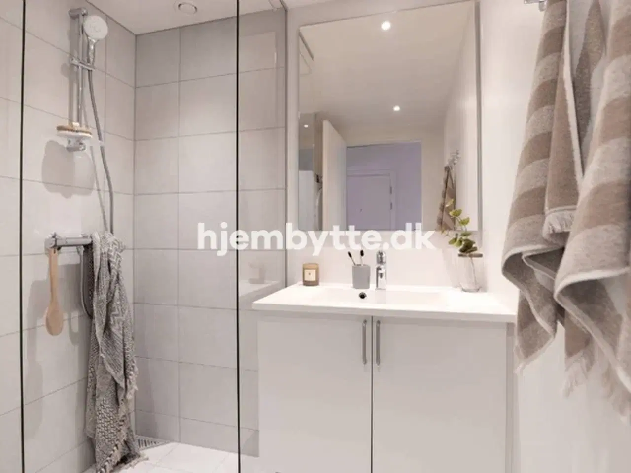 Billede 1 - Hjembytte - Baneleddet