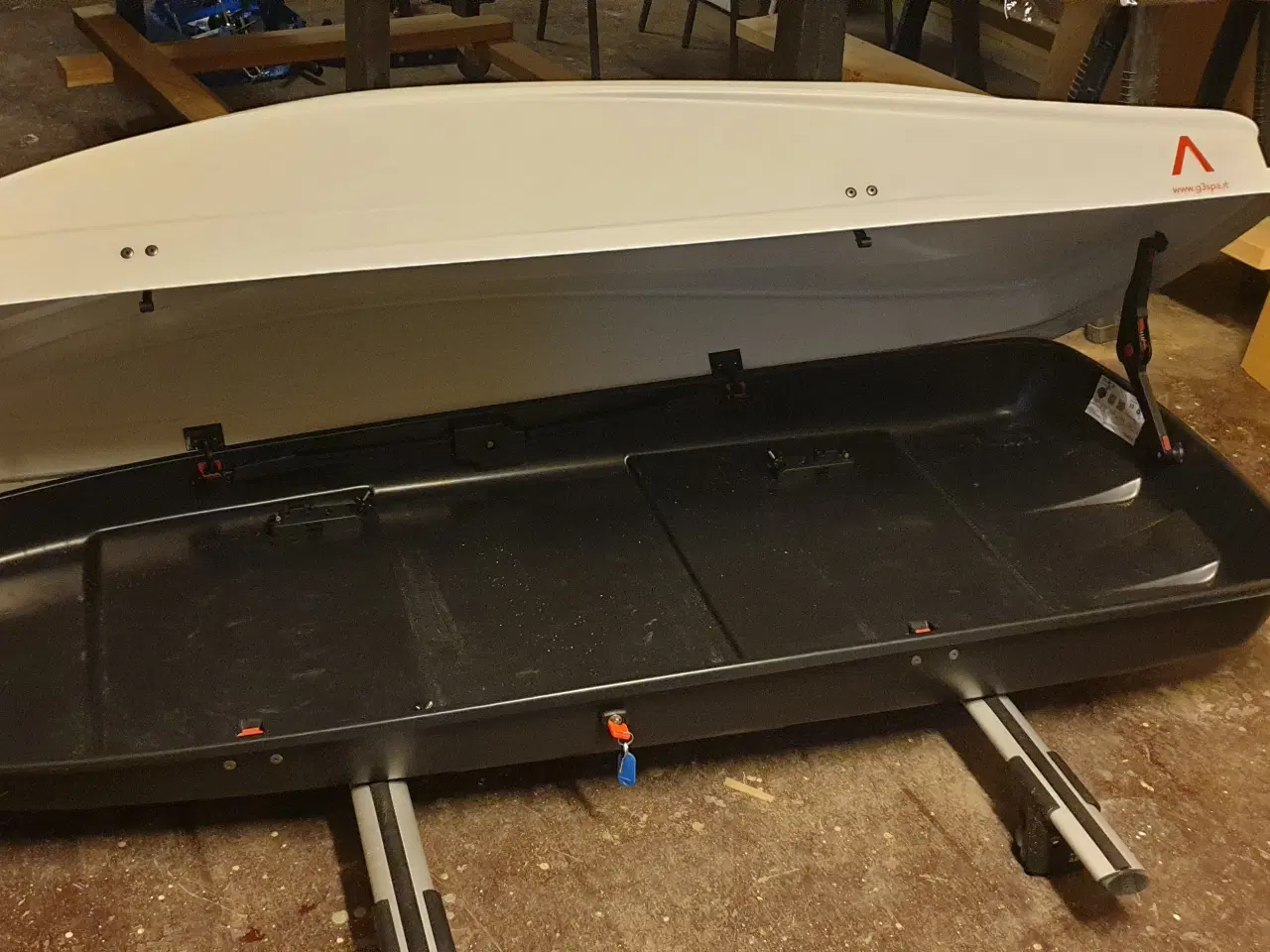 Billede 1 - Tagboks inkl. tagbøjler