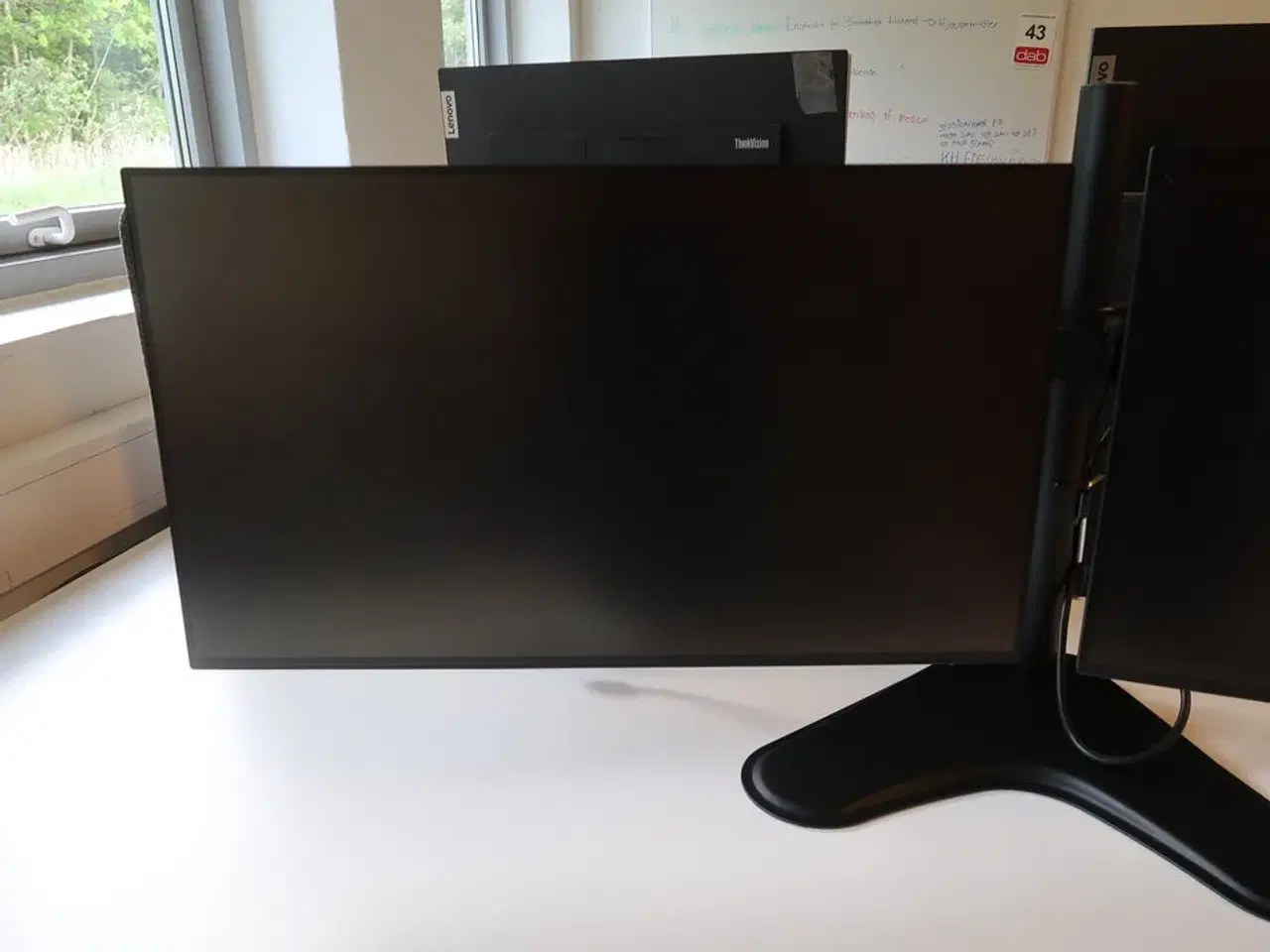 Billede 2 - 2 stk. Dell UltraSharp U2422H 24" skærme på arm