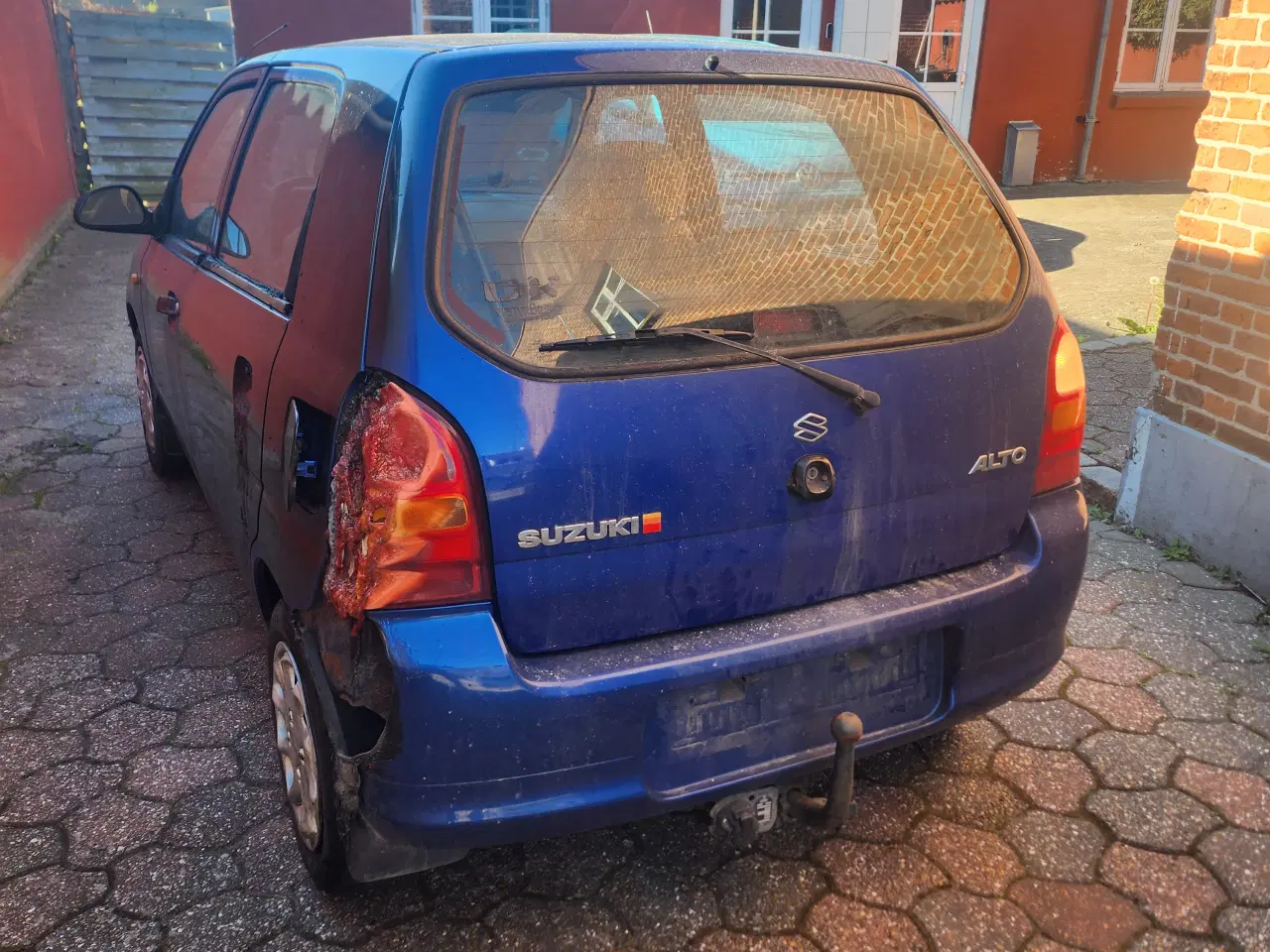 Billede 2 - Brandskadet over 1 år til syn. Sælges for skrot pr