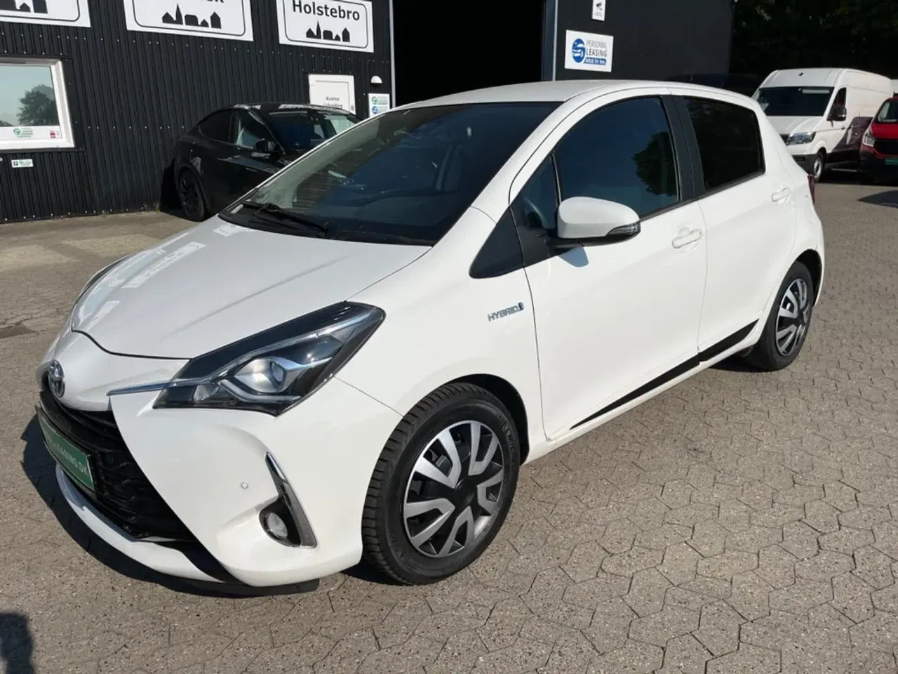 Billede 2 - Toyota Yaris 1,5 Hybrid H1 e-CVT Van