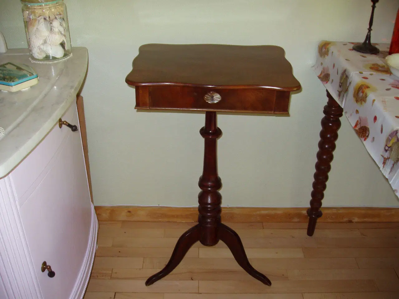 Billede 2 - Antik sybord