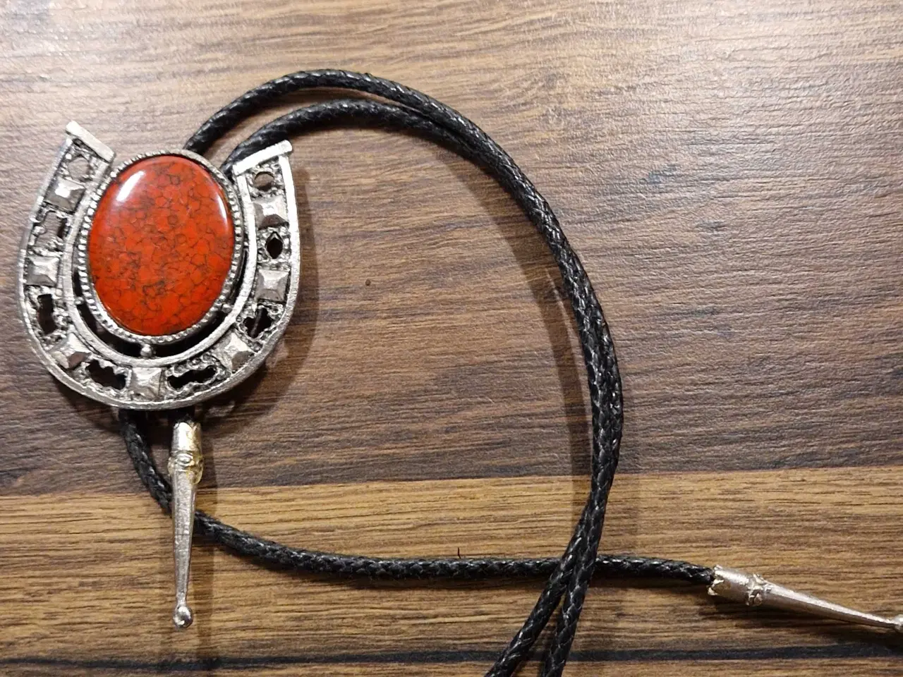 Billede 2 - Amerikansk vintage Bolo Slips med rød sten