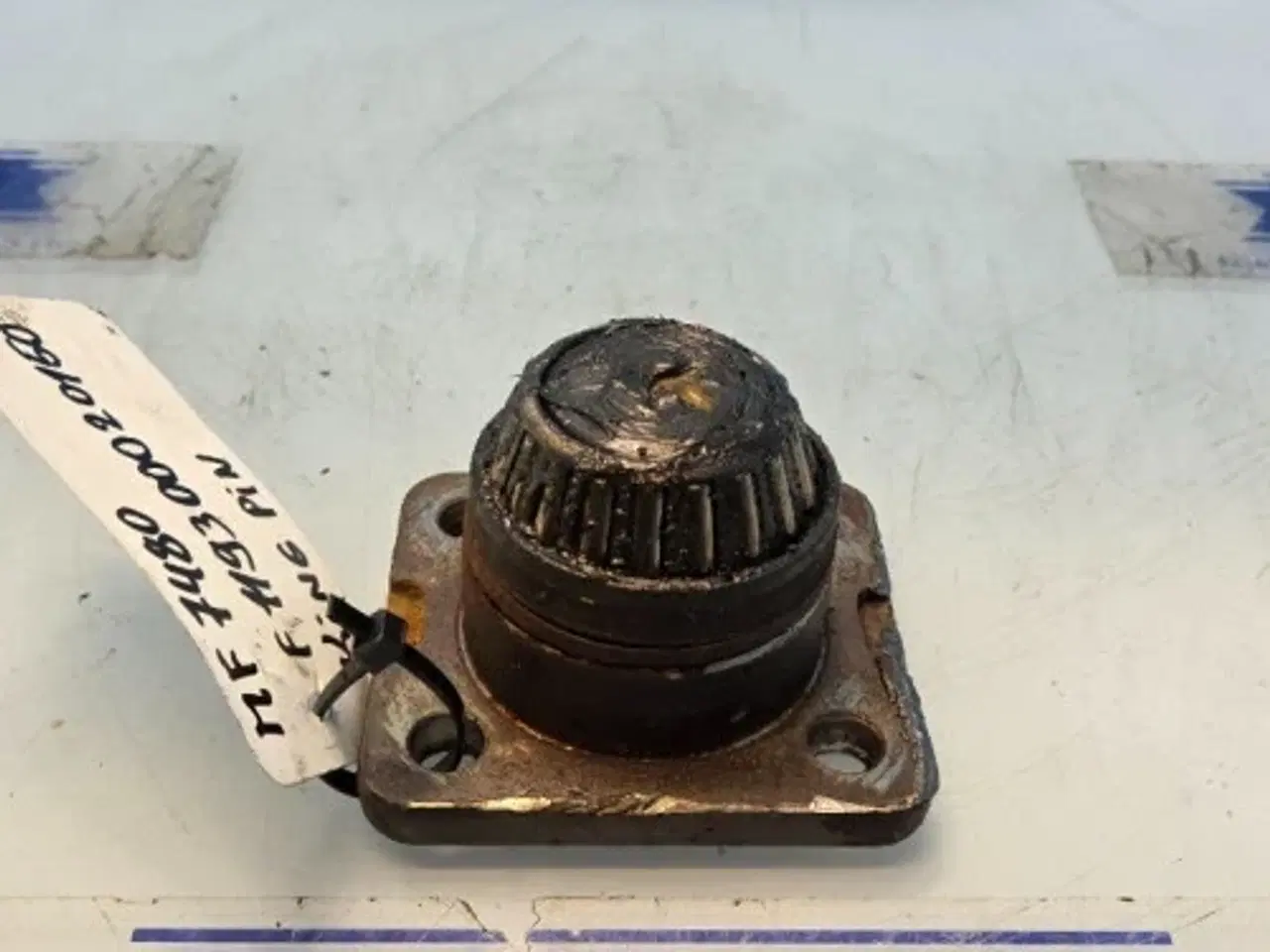 Billede 2 - Massey Ferguson  7480  Stift F119300020150