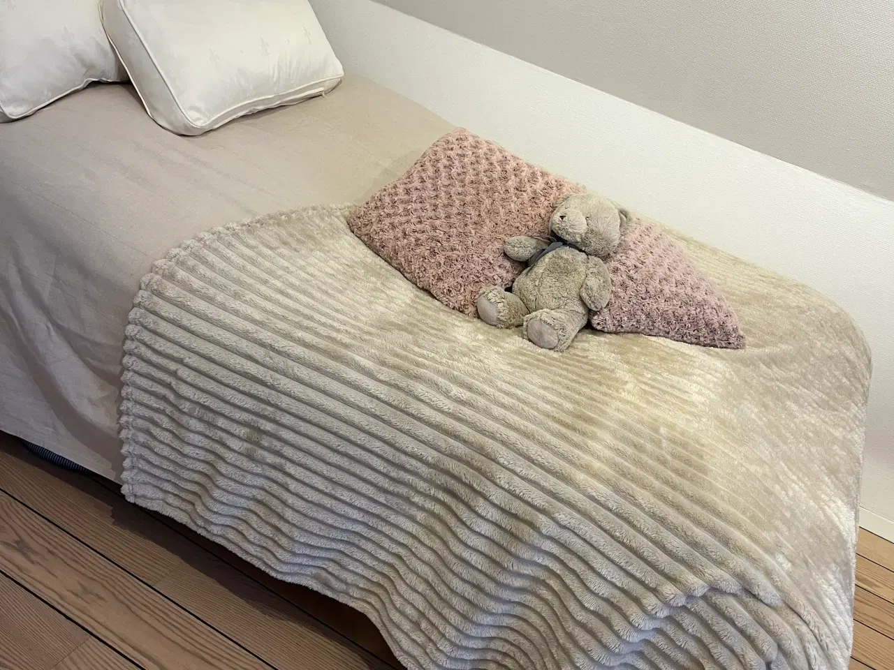 Billede 1 - Lækker boxmadras inkl. topmadras