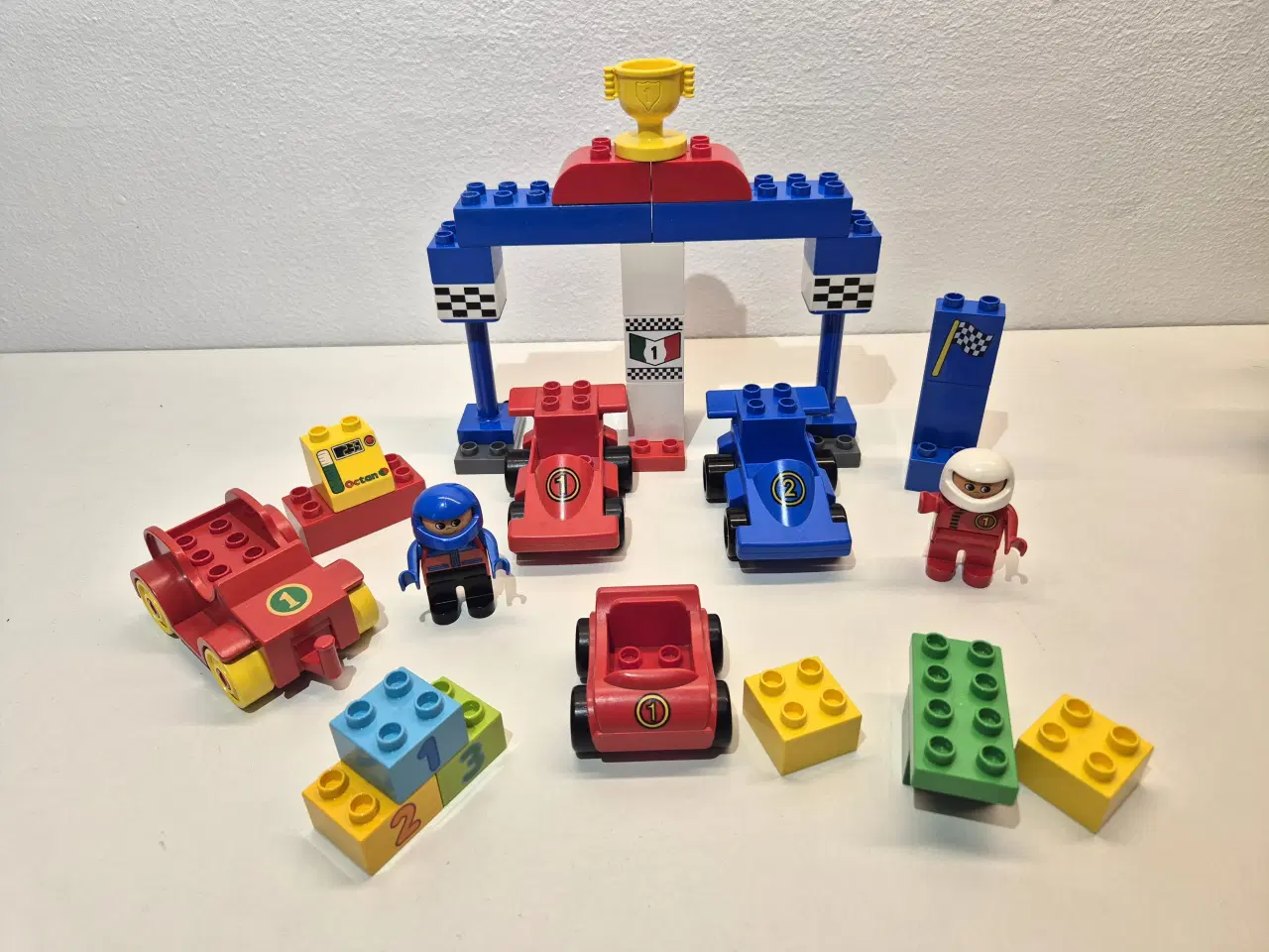 Billede 1 - Duplo Racerbiler samt andet, Sælges som vist
