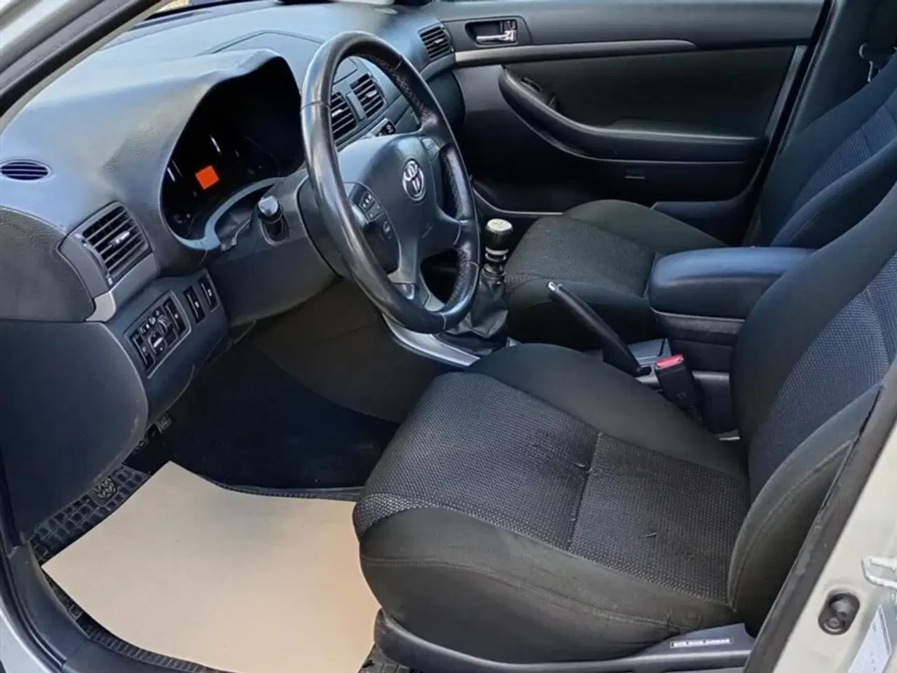 Billede 4 - Toyota Avensis 2,0 D-4D Linea Sol 126HK 6g