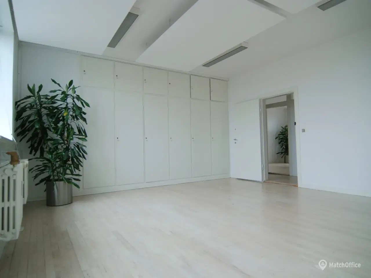 Billede 2 - Stort lyst kontor med altan i velfungerende kontorfællesskab