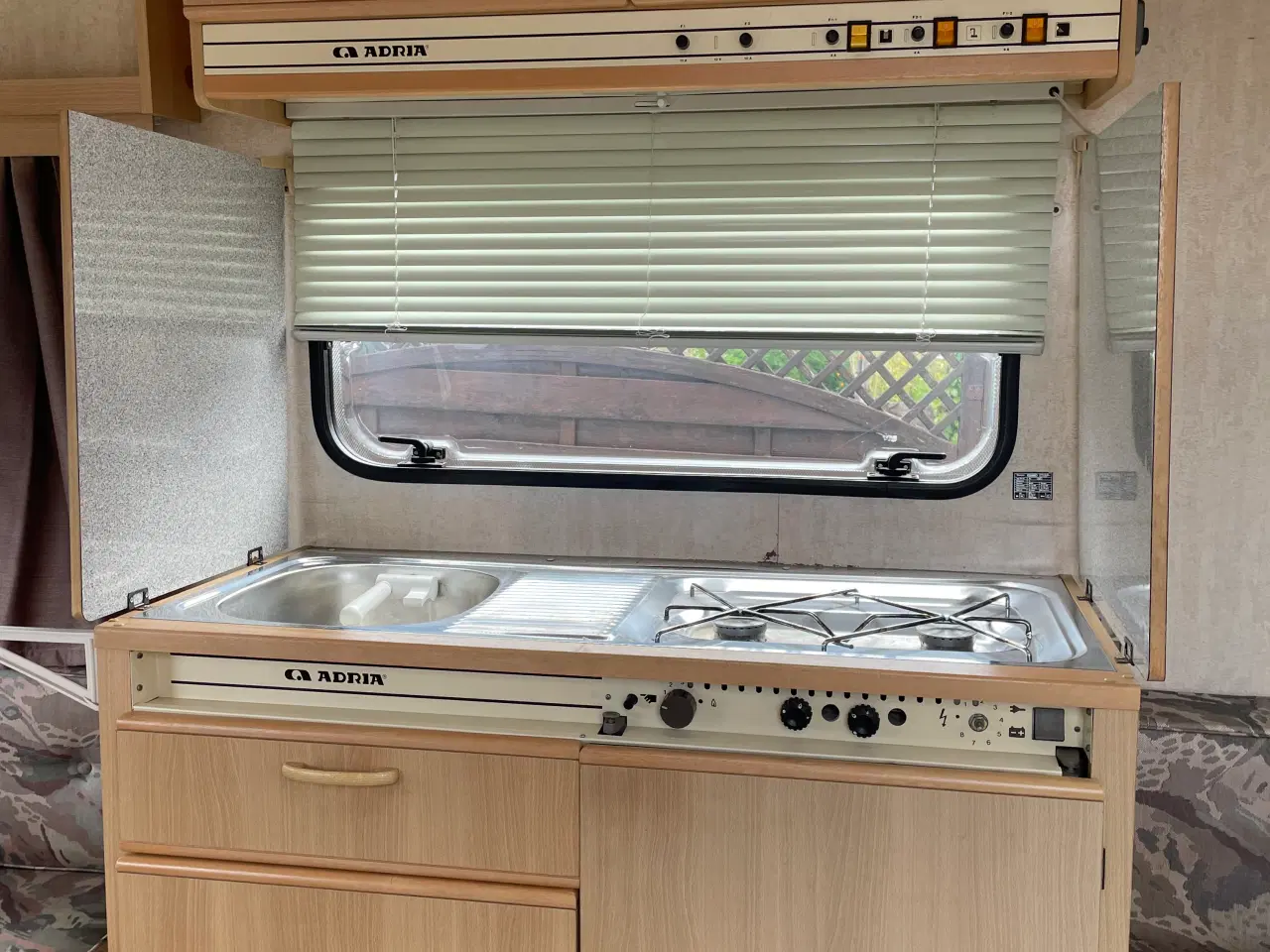 Billede 10 - Campingvogn, Adria 400 m/fortelt