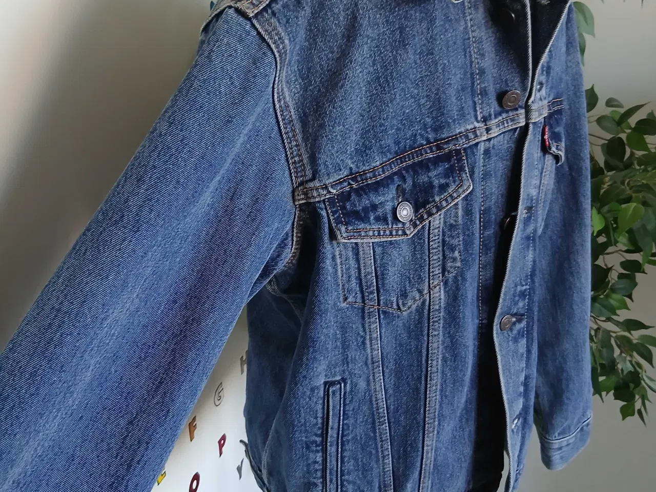 Billede 4 - Levi's jakke. Medium 