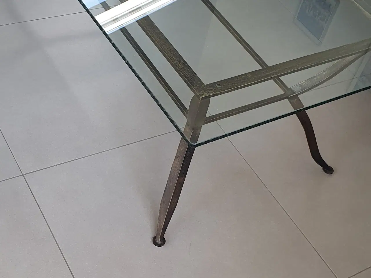 Billede 1 - Sofabord med glasplade mål. 140 x 80 