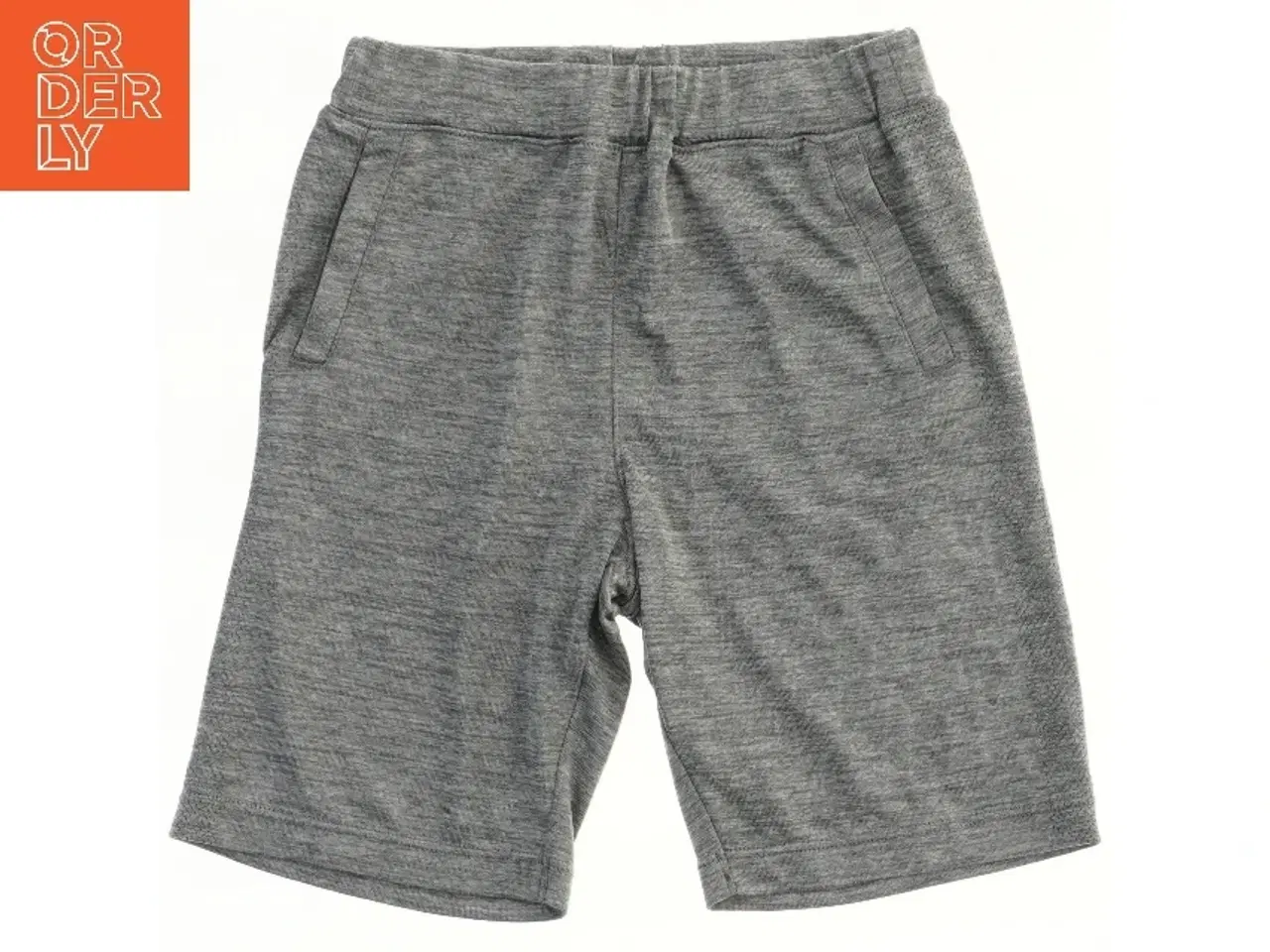 Billede 2 - Grå shorts fra Uniqlo (str. 110)