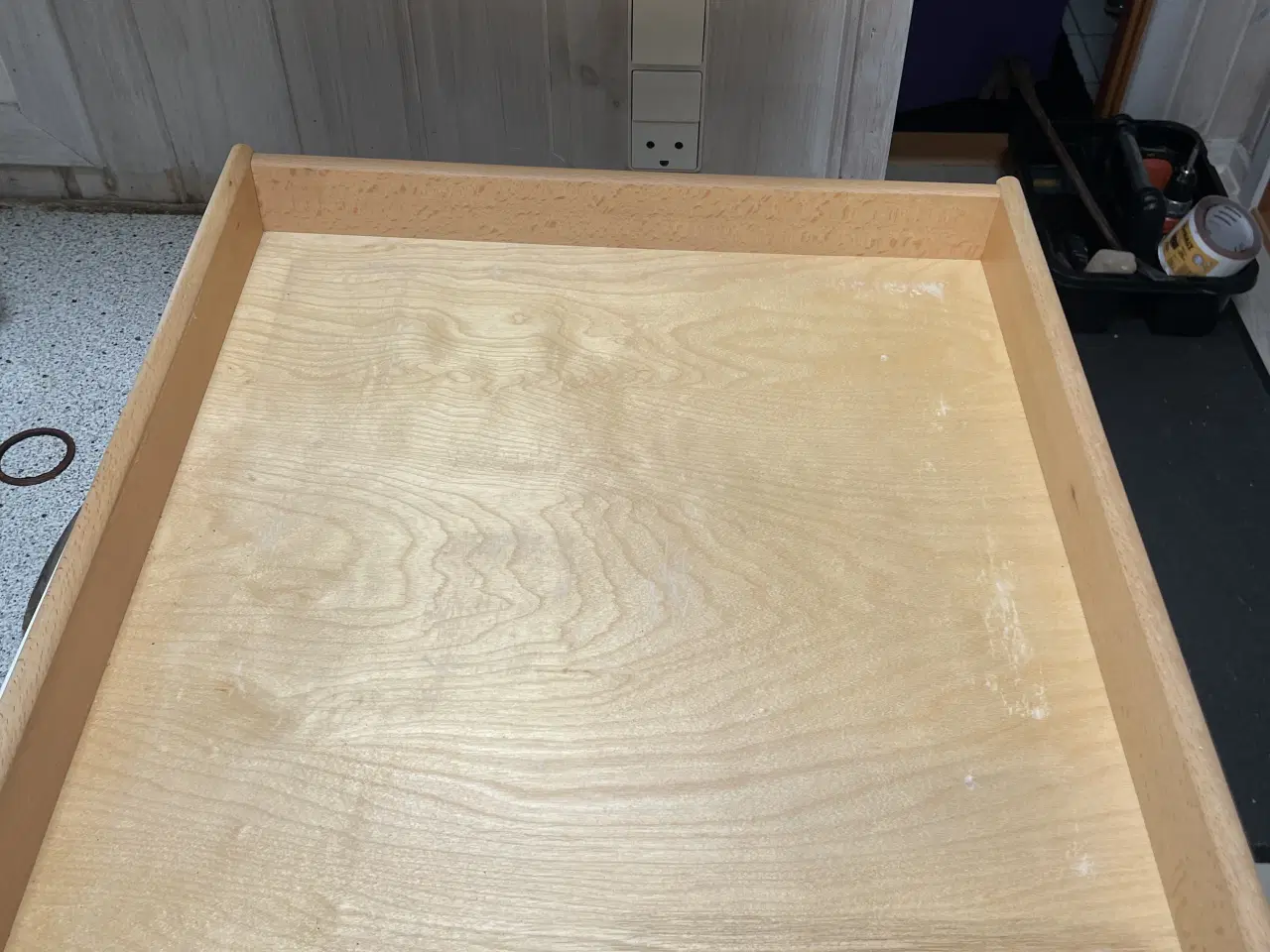 Billede 4 - Hvidt, lille køkken