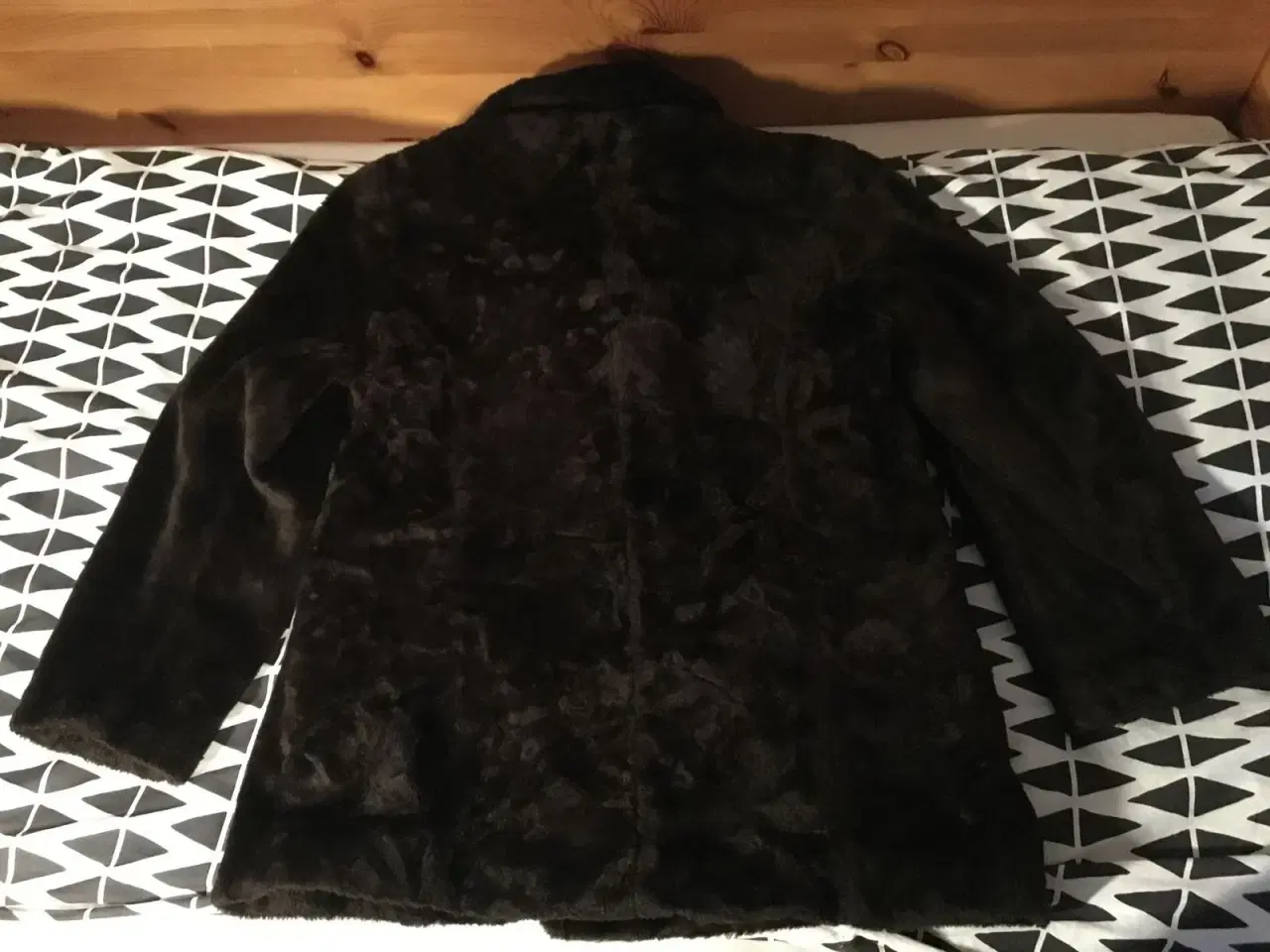 Billede 3 - Lækker varm jakke til salg