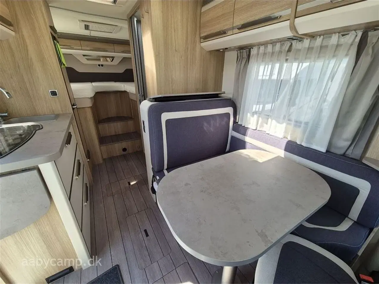 Billede 8 - 2018 - Knaus Sky I 650   Egoist Camper med god indretning. solceller. batteri. tv. el-markise. og el-trin.