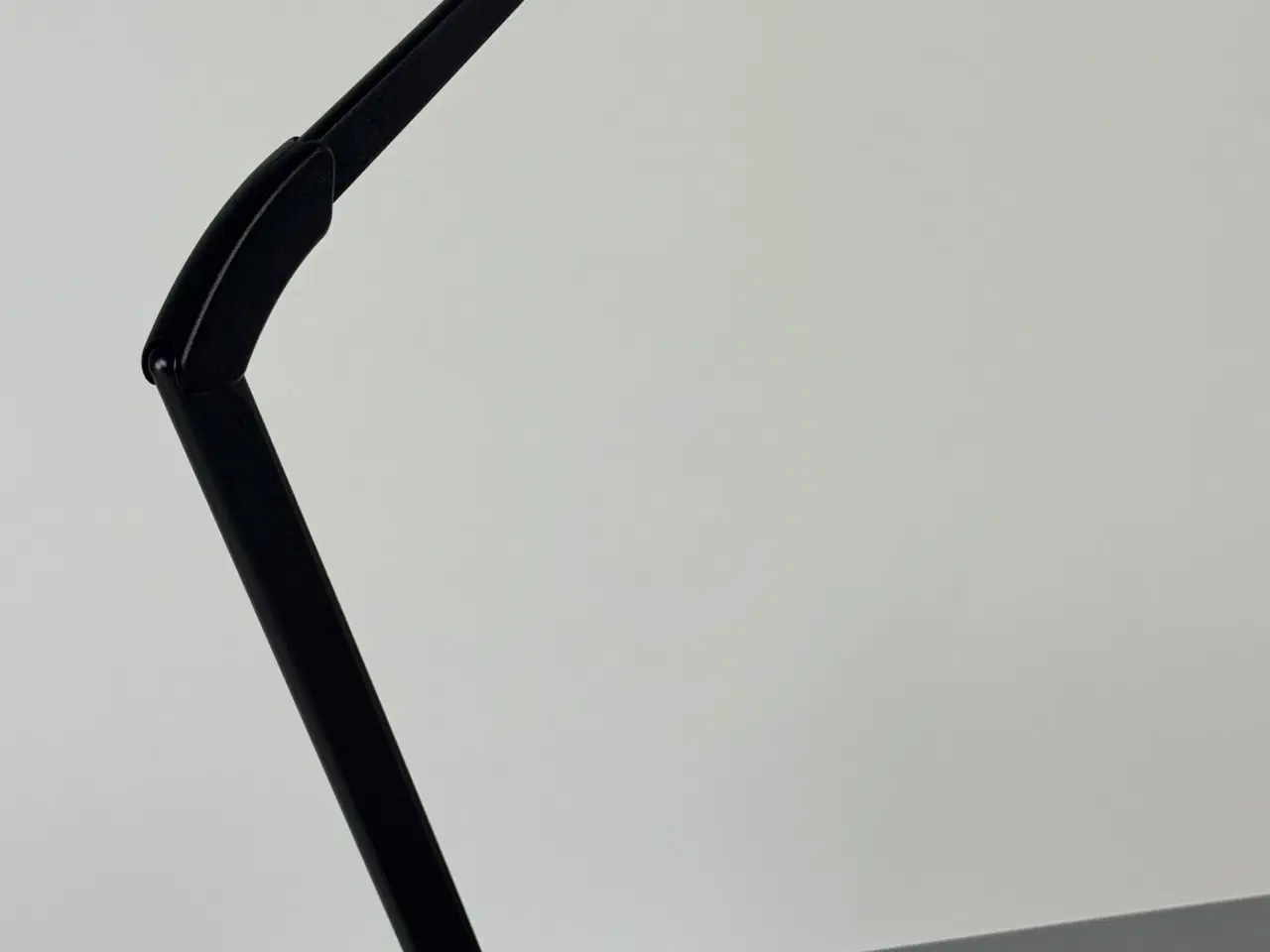 Billede 5 - Luxo Ovelo LED Bordlampe – Sort