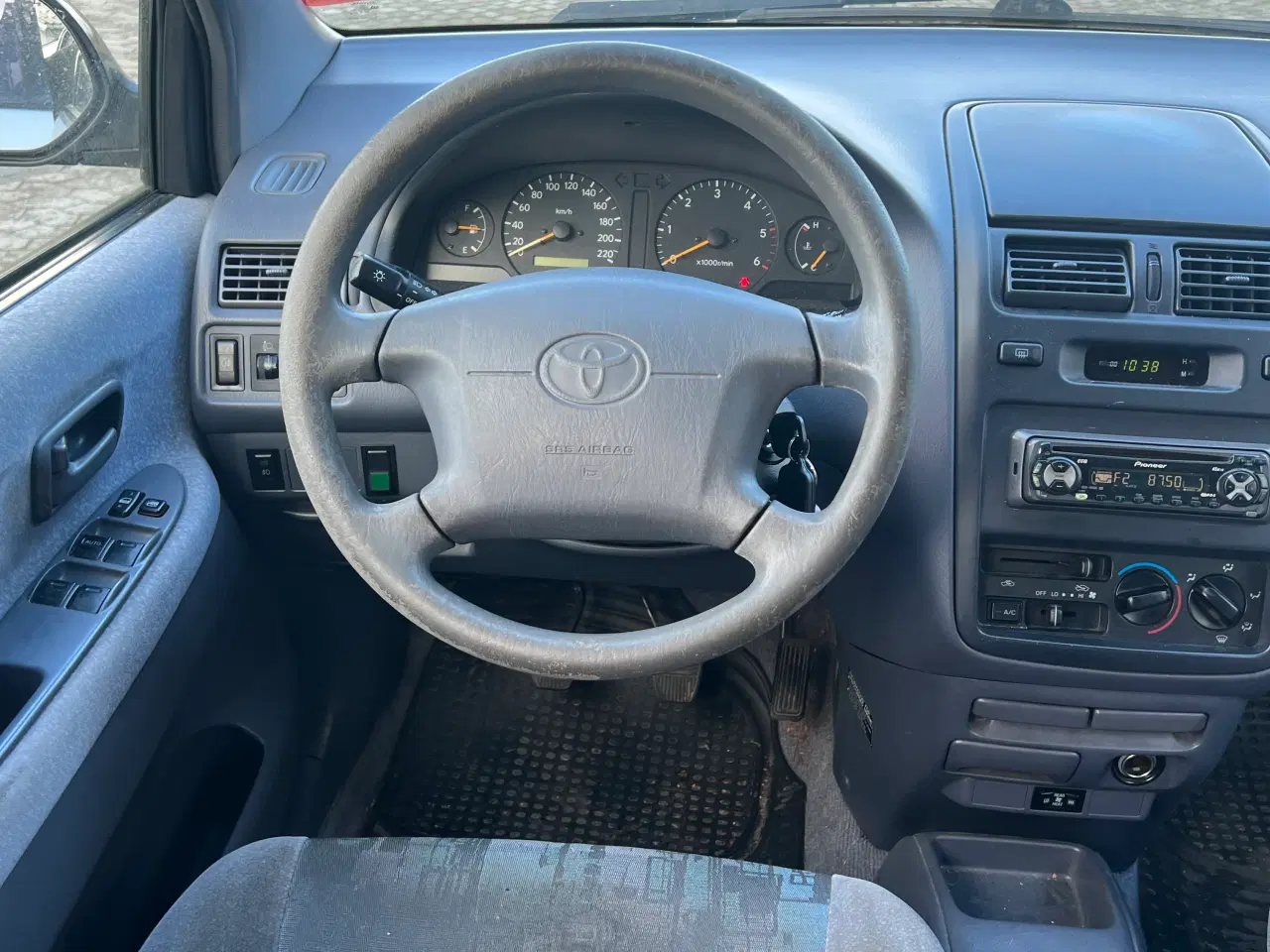 Billede 8 - Toyota sportsvan nedvejet