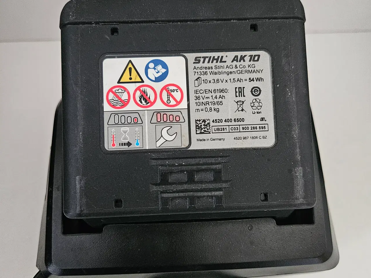 Billede 2 - Stihl batteri og oplader 