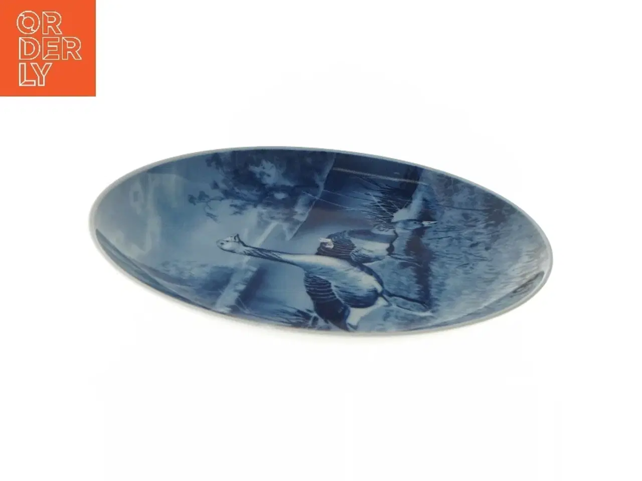 Billede 3 - Porcelænsjagtplatte 1981 fra Tove Svendsen (str. Ø 19,5 cm)